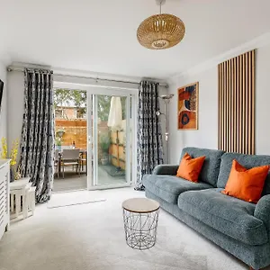 Modern, Comfy Town Centre Gem, Near Beach, Parking Bournemouth