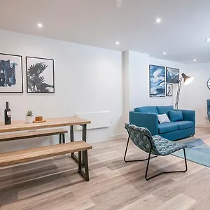 New In Centre & Close To Stadiums Cardiff